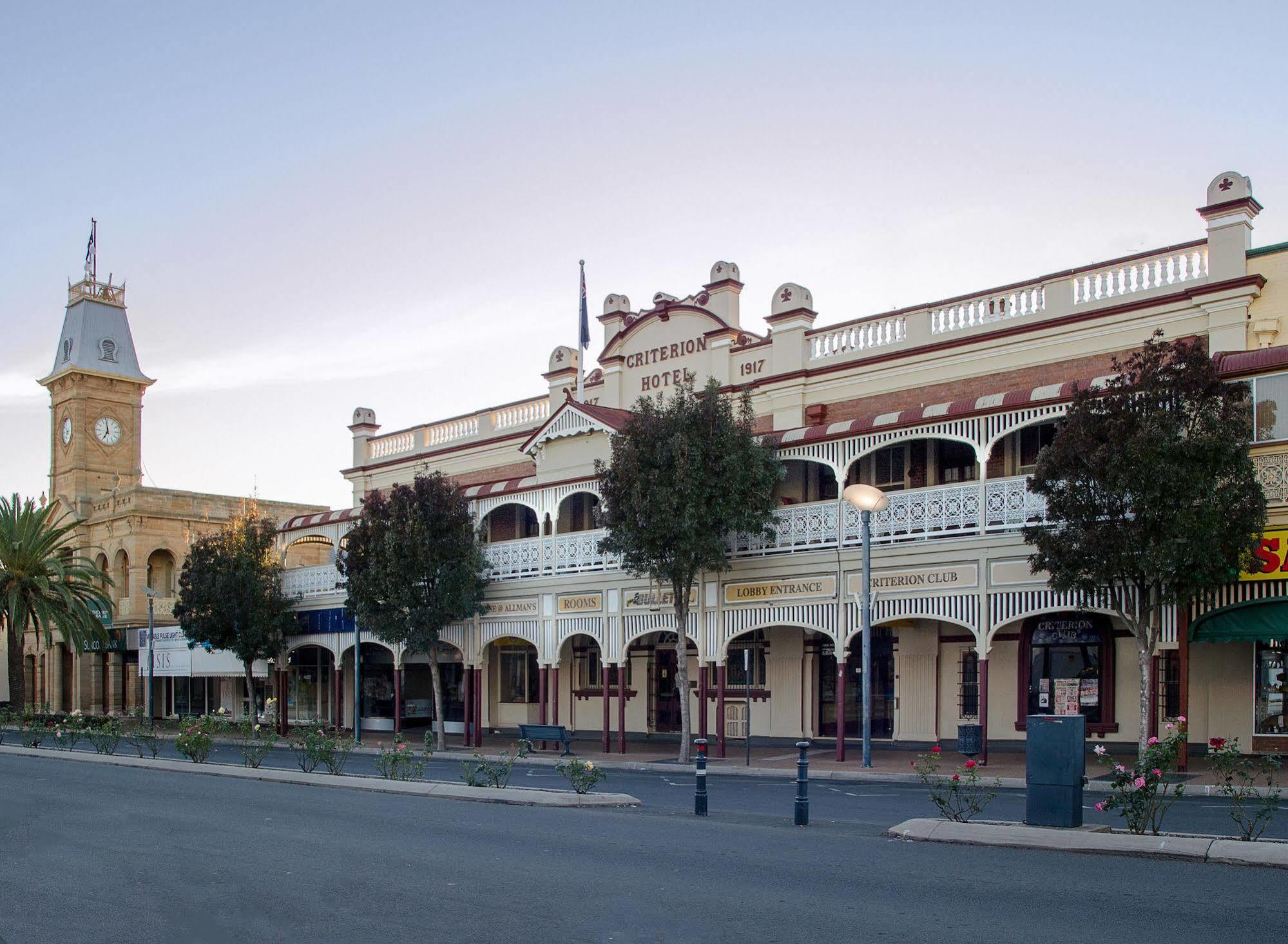Criterion Warwick Hotel Exterior photo